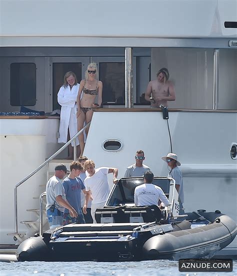 Claudia Schiffer Sexy Showing Off Her Toned Bikini Body In Portofino Aznude