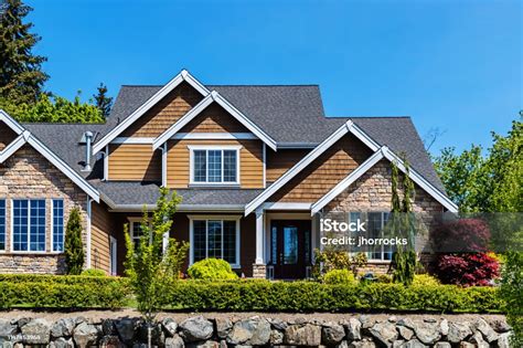 Modern Suburban House Exterior Stock Photo - Download Image Now - High ...