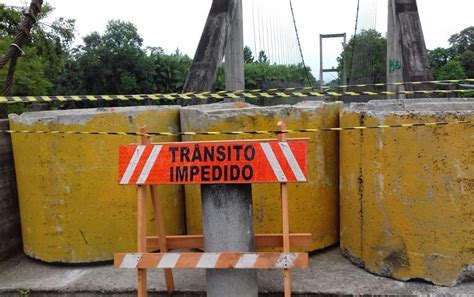 Ponte Pênsil na divisa de Timbó e Indaial é interditada tubos de