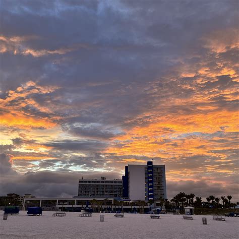Clearwater Beach Travel Guide 2024 - Things to Do, What To Eat & Tips