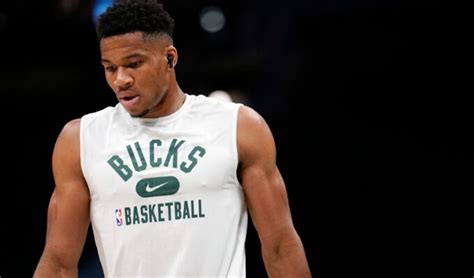 Giannis And Thanasis Antetokounmpo Sing Greek National Anthem At Milwaukee Bucks Greek Night