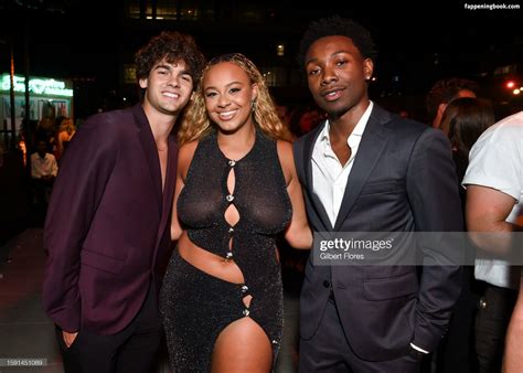 Nia Sioux Nude OnlyFans Leaks Fappening FappeningBook