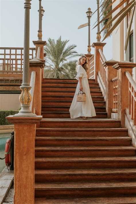 VISITING ABU DHABI? Here's What You Need To Know - Fashion Mumblr