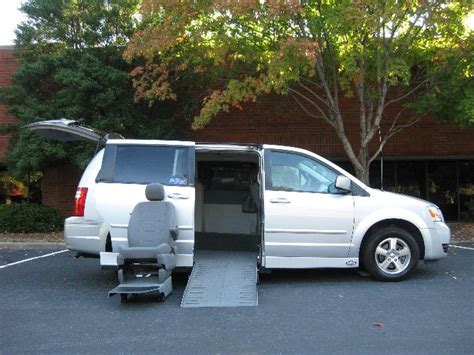 Wheelchair Assistance | Handicapped wheelchair accessible ramp vans