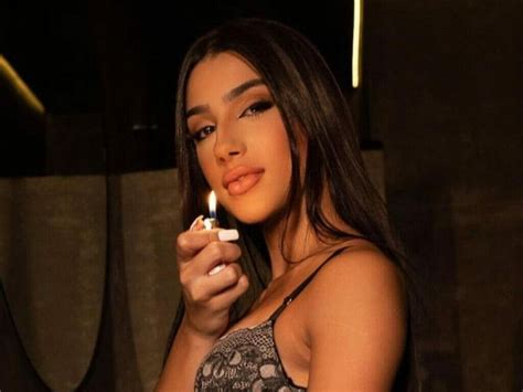 De Lingerie Bia Miranda Mostra Sensualidade E Coloca Fogo Na Web Esquentou O Clima