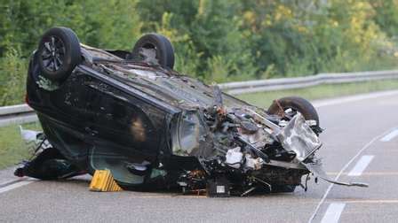 R Sselsheim Heftiger Unfall Auf A Auto Berschl Gt Sich Mehrfach