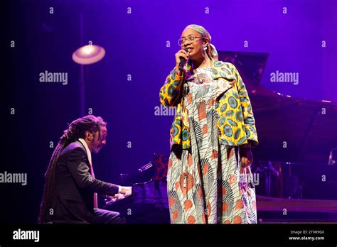 Limoges Francia 26 De Noviembre De 2023 La Cantante De Jazz Franco