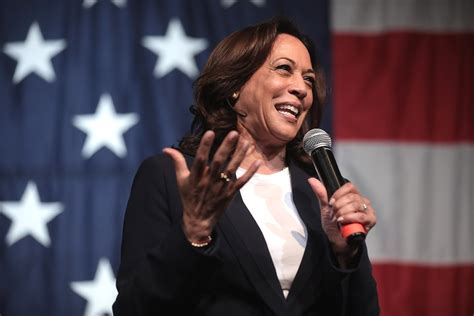 Kamala Harris Closing Campaign Offices, Qualifies For December Debate ...