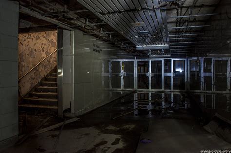 Abandoned Subway Station. Toronto, Canada [OC][4288x2848] : r/AbandonedPorn