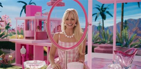 Cirurgião transforma mulheres em Barbies e promete vagina de boneca UOL Splash