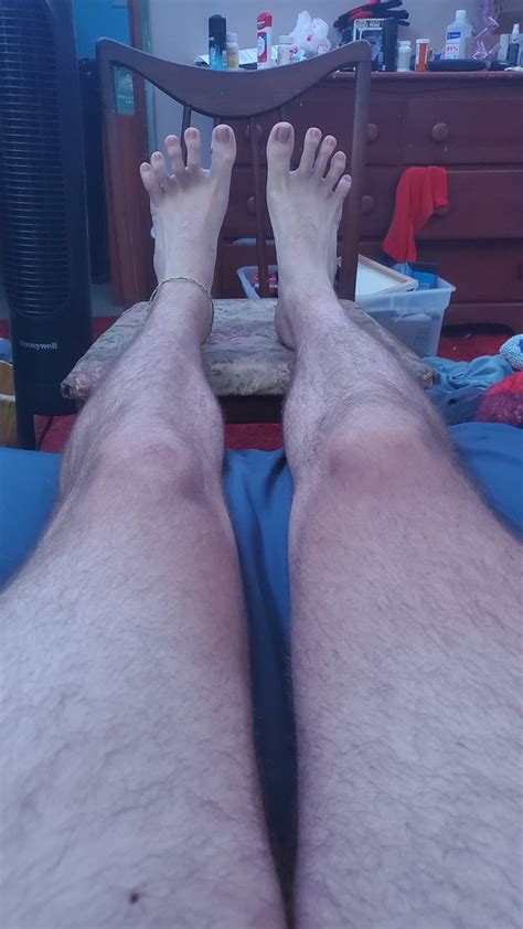 GiantNerdyFeet OF Link In Bio On Twitter Just Hanging Out Naked While Everyone Sleeps Feet