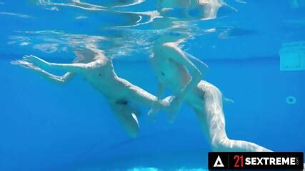 21 SEXTREME Hot Teen And Horny Granny Fuck Together And Enjoying Each Other Pussy Ashley