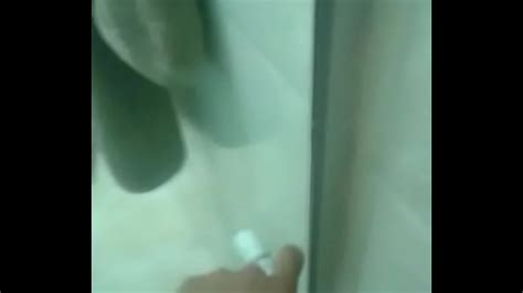 Safada Tomando Banho XVIDEOS