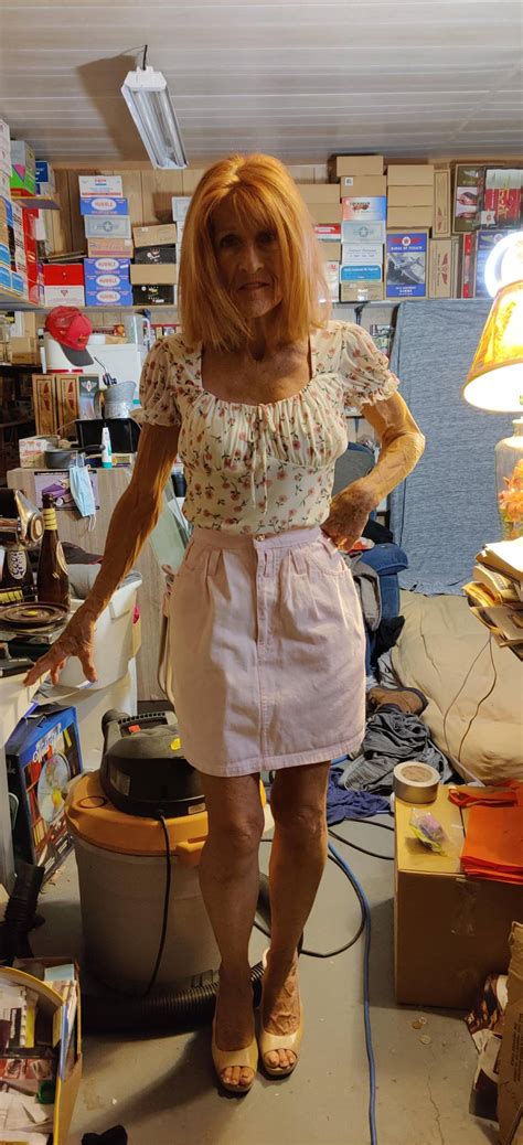 Grandma After Much Convincing Finally Showed You Her Pussy And Wants To Know What You Think