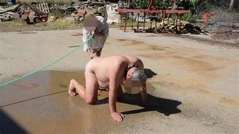 Lavage De La Truie Au Tuyau Comme Les Porcs Gay In Breton Porn Xhamster
