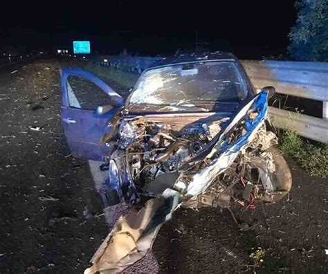 Brescia Auto Sbanda E Finisce Fuori Strada Morta Enne Arrestato L