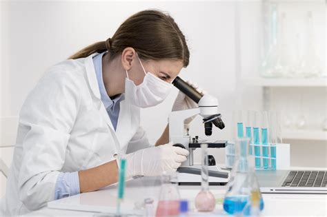 5 Reasons Why They Make You Tie Your Hair Back In A Lab