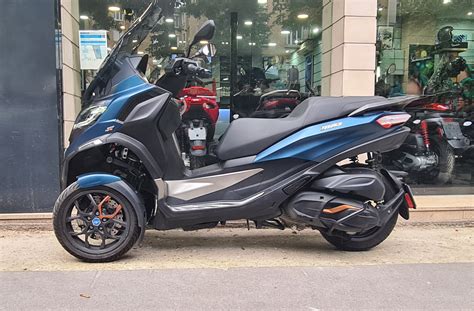 Piaggio Mp Hpe Exclusive Cm Scooter Km Bleu