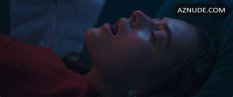 VULGAR NUDE SCENES AZNude