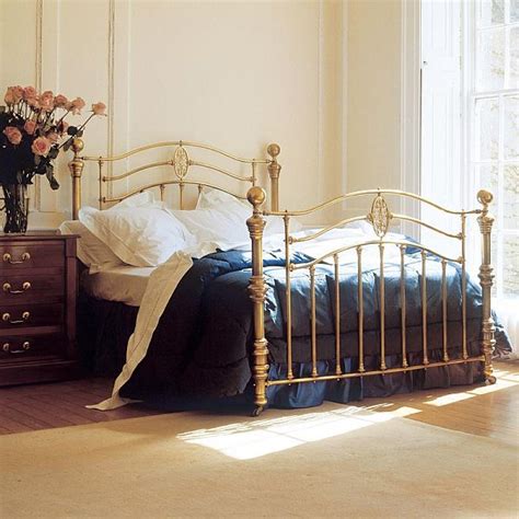 Eye For Design Decorate With Brass Beds Beauty In The Boudoir