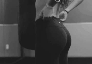 Pantaloni Yoga Tumblr Gif