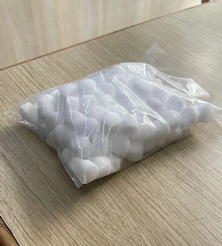 Round White Gm Naphthalene Ball For Home Packaging Size Balls