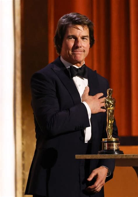 tom cruise receives   oscar   years
