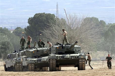 Spain To Send Six Leopard Tanks To Ukraine After Easter