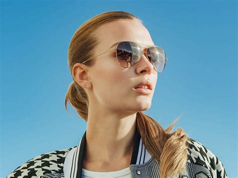 Josephine Skriver Josephine Skriver Mirrored Sunglasses Women Josephine