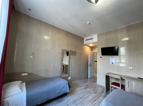 Rooms | Midway Hotel