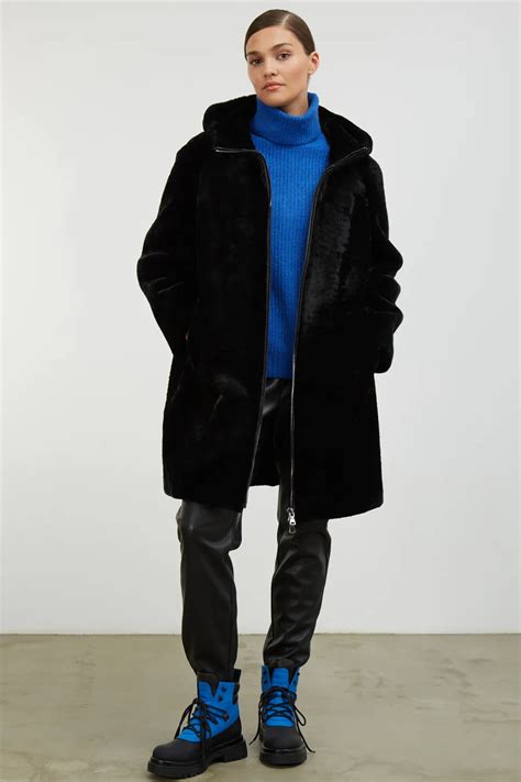 Шуба из овчины Снежная Королева 680363003 цены в Москве, купить одежду ...