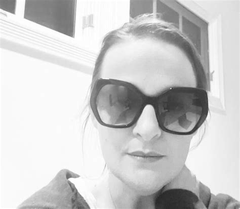 greys-anatomy-writer-elisabeth-finch-apologizes-faking-cancer-diagnosis