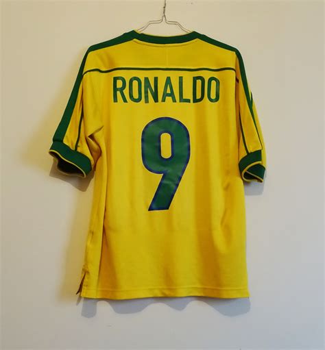 L'amour du maillot. — Ronaldo Luis Nazário de Lima / Brasil / FIFA World...