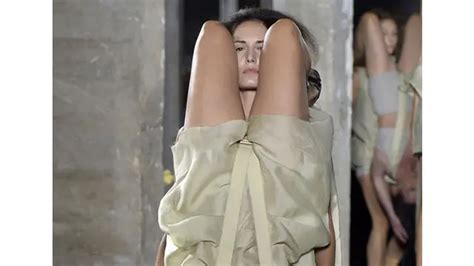 Absurd Adalah Istilah Dalam Bahasa Gaul Ketahui Makna Dan Penggunaanya Hot Liputan