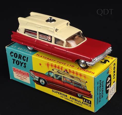 Corgi Toys 437 Superior Ambulance Qdt