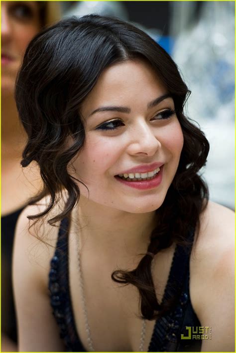 Hot Bikini Girl Celebrity Miranda Cosgrove Hot