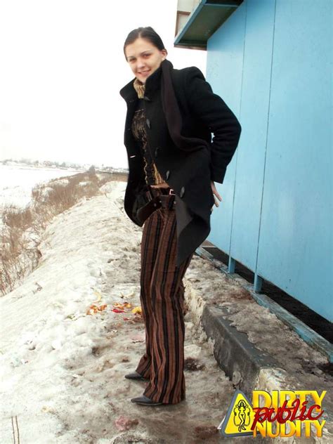 Melany Pissing Behind The Busstop Porn Pictures XXX Photos Sex Images 2692260 PICTOA