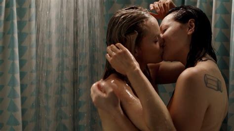 Naked Laura Prepon In Orange Is The New Black