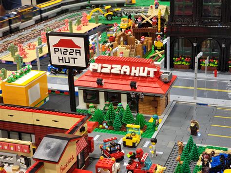 Pizza Hut Lego Truck