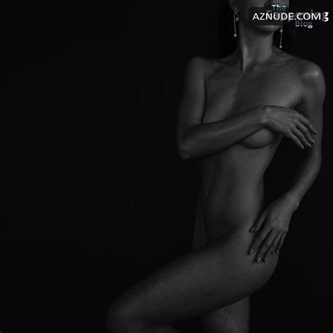 Kimiko Glenn Sexy And Nude Poses Her Alluring Body And Boobs In A Photoshoot From Her Studio