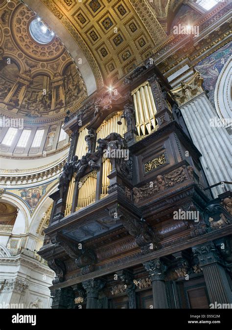 St Paul S Cathedral Organ Case Stock Photo Alamy