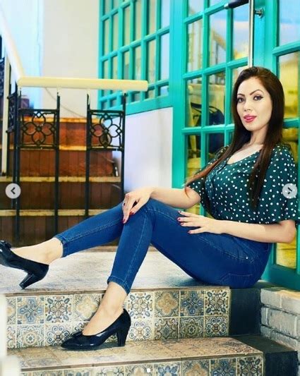 2024 Munmun Dutta Hot Photos Babita Ji Bikini Images