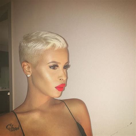 Loving Everything About It Short Hair Styles Blonde Pixie Hair Short Sassy Hair