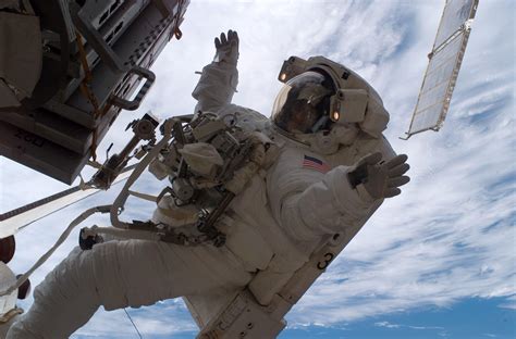 Space Walk Wallpapers - Top Free Space Walk Backgrounds - WallpaperAccess