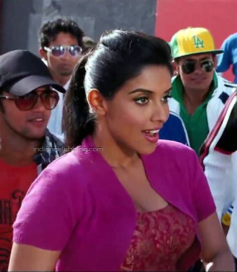 Asin Bollywood Movie Ready 13 Hot Hd Caps Indiancelebblog