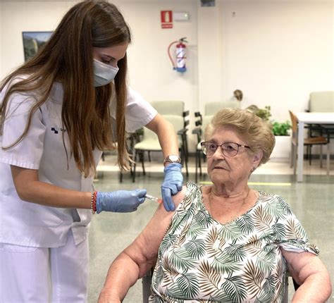 Arranca la administración de la cuarta dosis en las residencias El