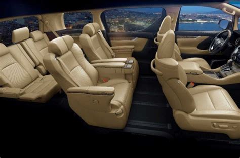 Sektörel Toyota Crown Minivan Tanıtıldı