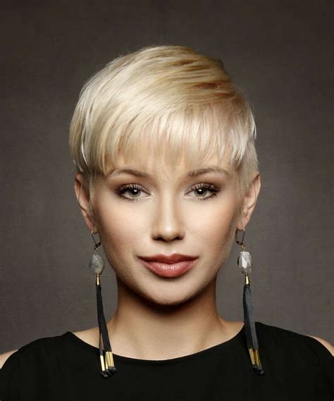 Short Straight Casual Pixie Hairstyle With Layered Bangs Light Blonde