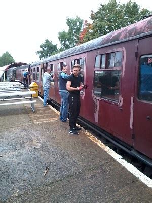 BR Mk1 TSO M3919 Gutter Paint Northampton Lamport Railway