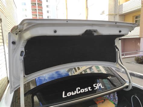 Обшивка крышки багажника — Nissan Sunny (B15), 1,3 л, 2000 года ...